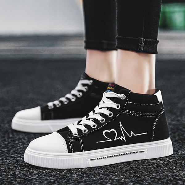 Alkalmi férfi tornacipő lapos talppal és hímzéssel