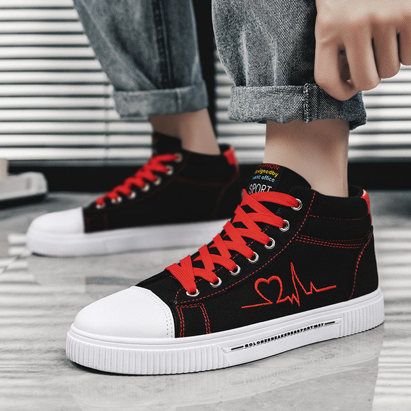 Alkalmi férfi tornacipő lapos talppal és hímzéssel