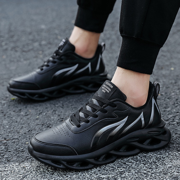 Moodsad kõrge tallaga nahast meeste tossud