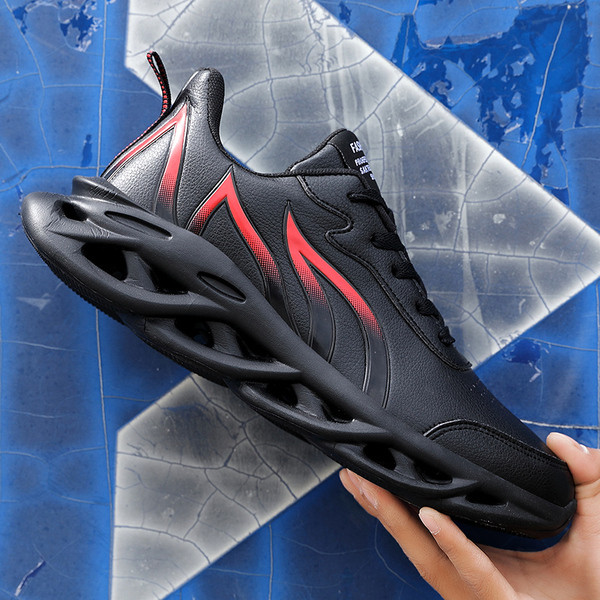 Moodsad kõrge tallaga nahast meeste tossud