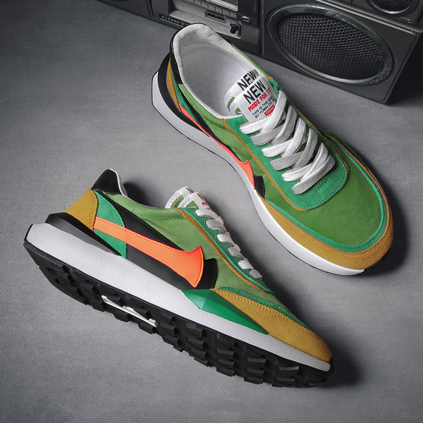 Meeste vabaaja tossud lameda tallaga - valmistatud ökoseemisnahast