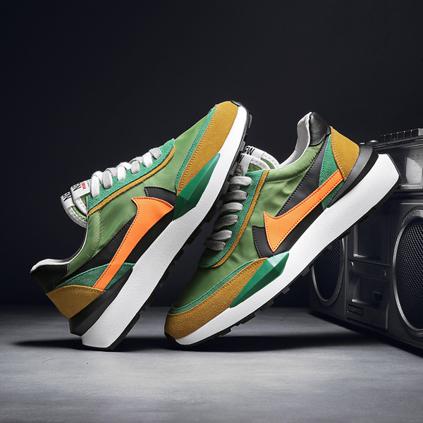 Meeste vabaaja tossud lameda tallaga - valmistatud ökoseemisnahast