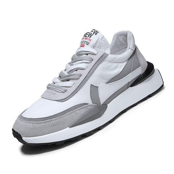 Meeste vabaaja tossud lameda tallaga - valmistatud ökoseemisnahast