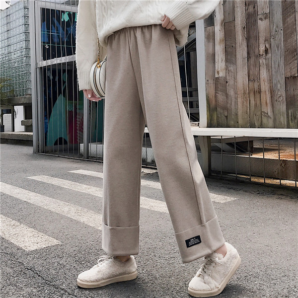 Naiste vabaaja pikkade pükste lai mudel