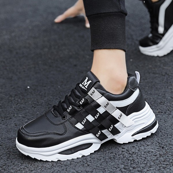 Öko bőrből készült modern férfi tornacipő, magas talppal