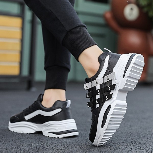 Öko bőrből készült modern férfi tornacipő, magas talppal