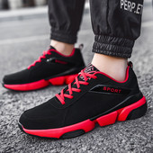 Sport és alkalmi férfi tornacipő színes talppal