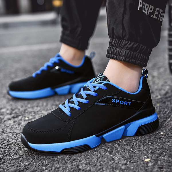 Sport és alkalmi férfi tornacipő színes talppal