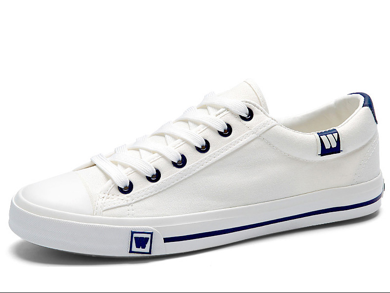 NOVI model muških tenisica sa vezicama i ravnim đonom