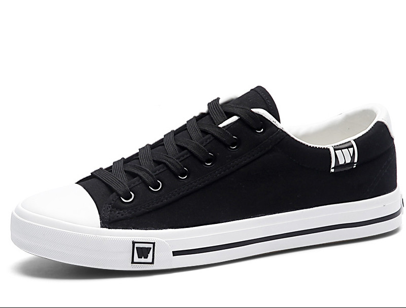 NOVI model muških tenisica sa vezicama i ravnim đonom