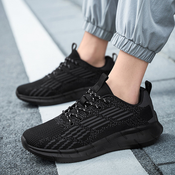 Alkalmi férfi tornacipő textilből, puha talppal