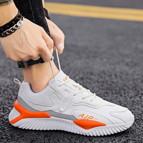 Eko-nahast valmistatud vabaaja meeste tossud kõrgete taldade ja paeltega