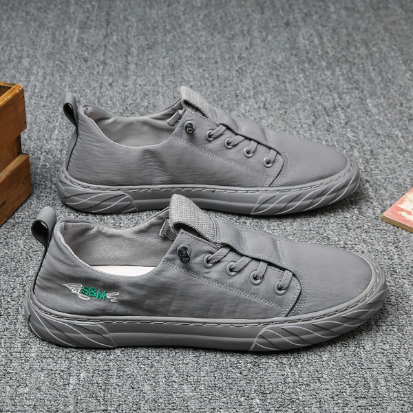 Tekstiilist tikanditega meeste sporditossud