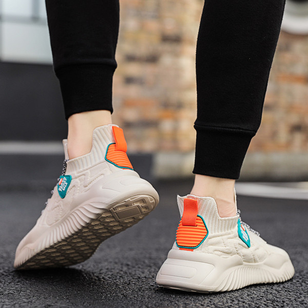 Vabaaja paeltega meeste tossud - soki tüüpi