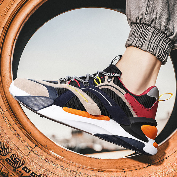 Värvilised meeste tossud öko-seemisnahast elemendiga