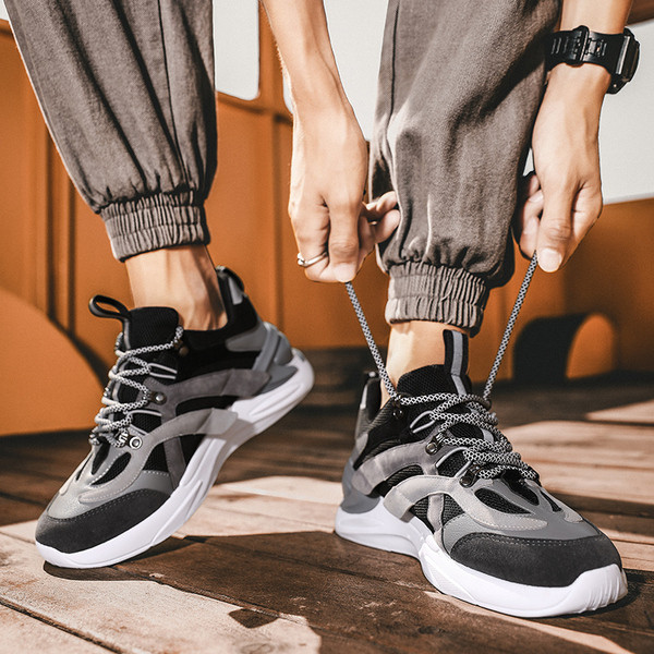 Värvilised meeste tossud öko-seemisnahast elemendiga