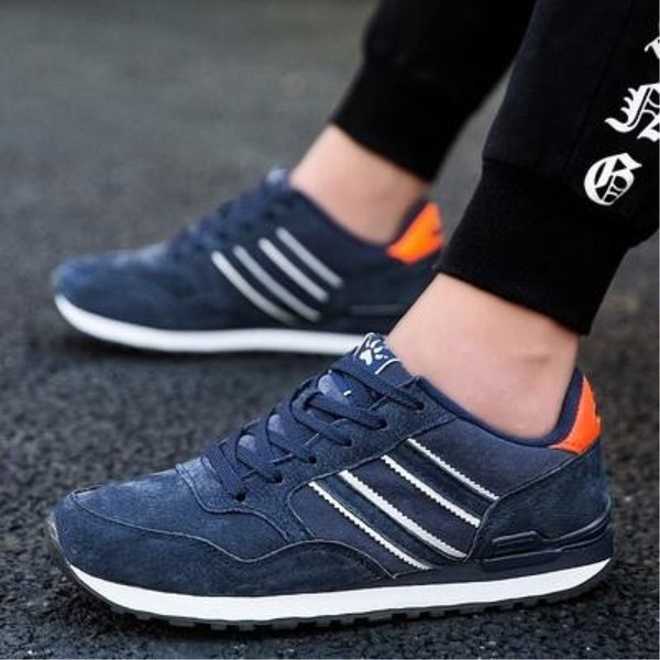 Paelte ja lameda tallaga vabaaja meeste tossud - kaks mudelit