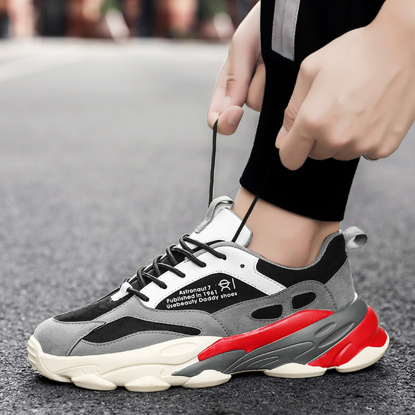 Moodsad meeste tossud öko seemisnahast elemendiga