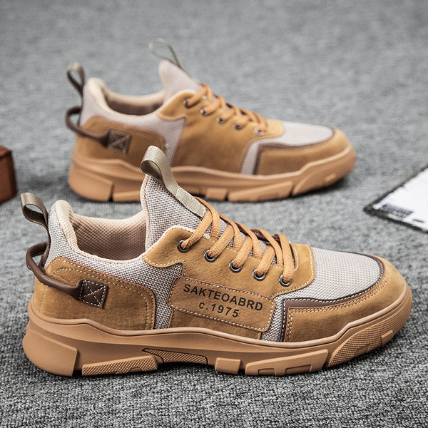 Kolmes värvitoonis paelte ja lameda tallaga meeste tossud