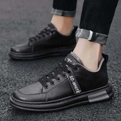 Έκο δερμάτινα ανδρικά αθλητικά παπούτσια με επιγραφές και κορδόνια