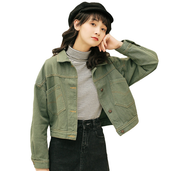 Naiste aktuaalne lühike teksajakk