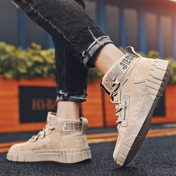 UUS paelte ja kirjaga meeste kõrgete tossude mudel