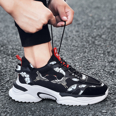 Ανδρικά αθλητικά παπούτσια από αναπνεύσιμο ύφασμα με κέντημα