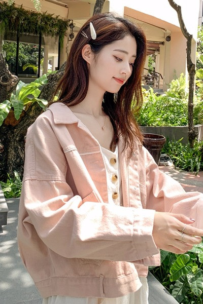 Praegune naiste teksajaki lai mudel