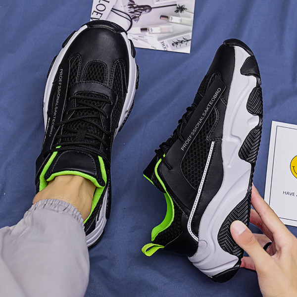 Öko-nahast ja tekstiilist valmistatud sügiseste vabaaja tossude uus mudel