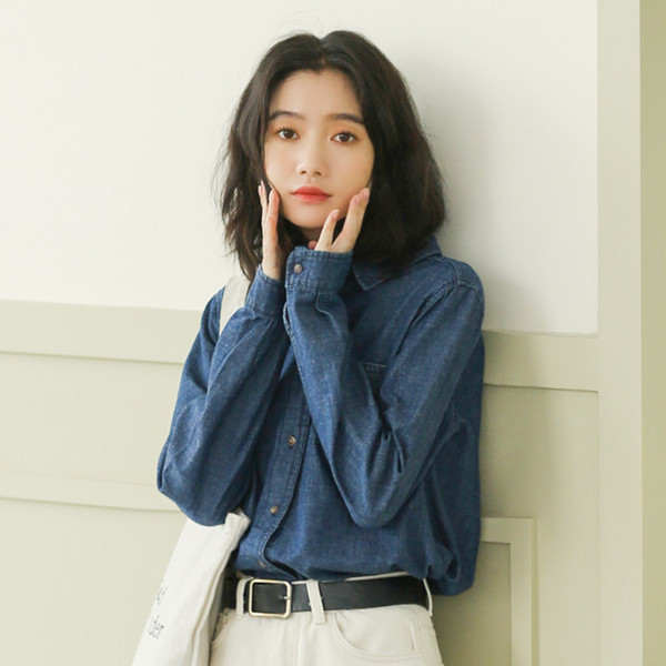 Moodne naiste särgi tavaline klassikalise kraega mudel