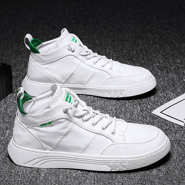 Alkalmi férfi tornacipő műbőrből, lapos talppal