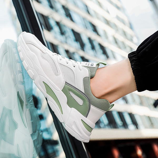 Meeste vastuolulised vabaaja tossud, mis on valmistatud ökonahast ja tekstiilist