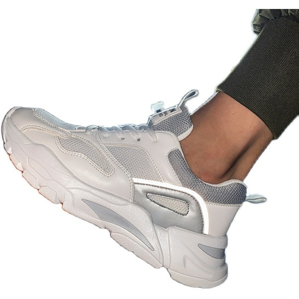 Meeste vastuolulised vabaaja tossud, mis on valmistatud ökonahast ja tekstiilist