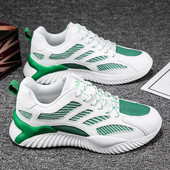 Modern férfi tornacipő színes csíkokkal