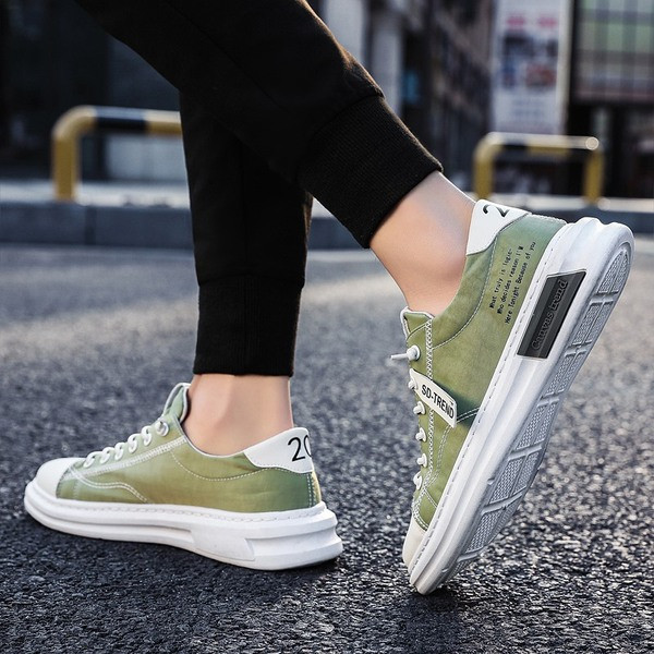 Ležerne muške tenisice - s vezicama i ravnim potplatom