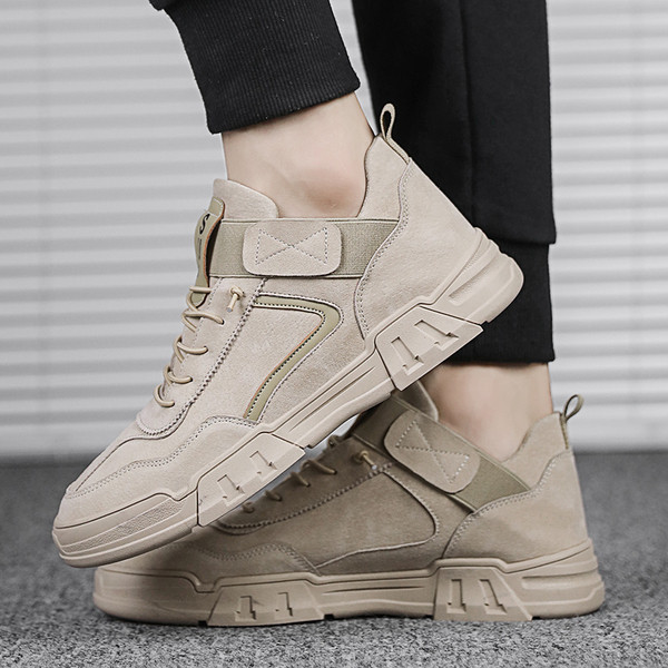 NOVI model muških tenisica sa naljepnicama i vezicama