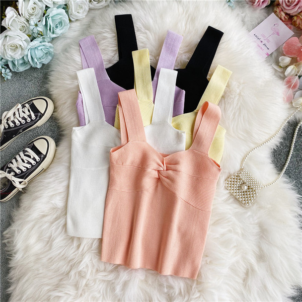 Praegune naiste laiade rihmadega tavaline mudel