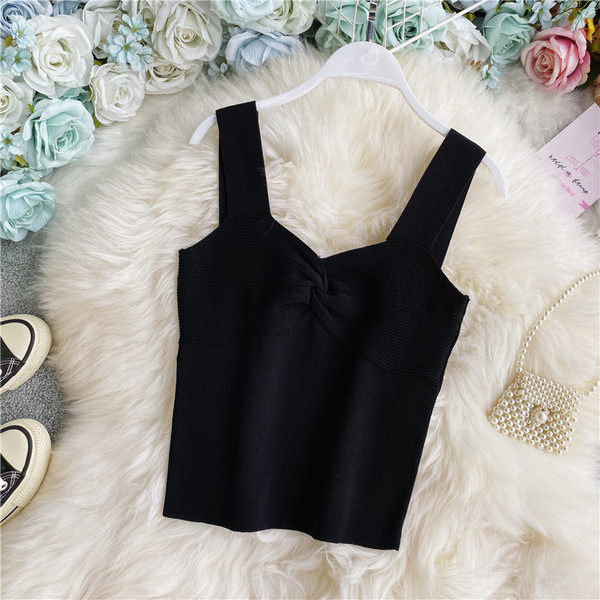 Praegune naiste laiade rihmadega tavaline mudel