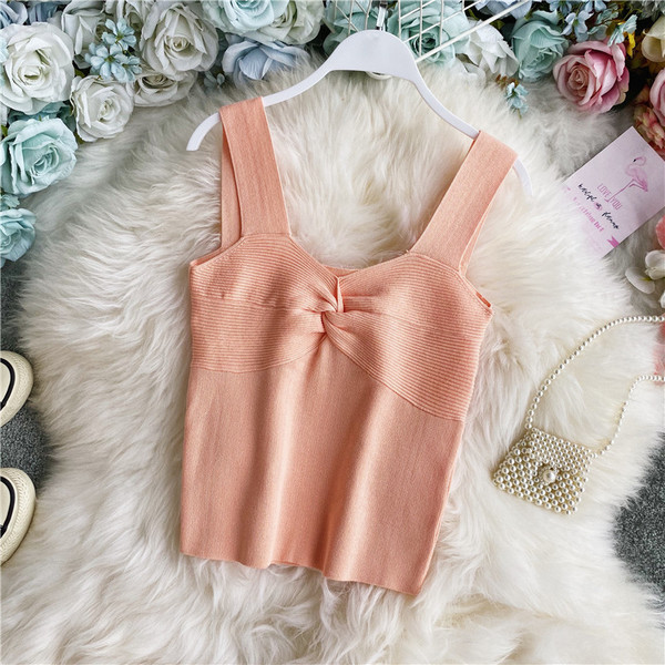 Praegune naiste laiade rihmadega tavaline mudel