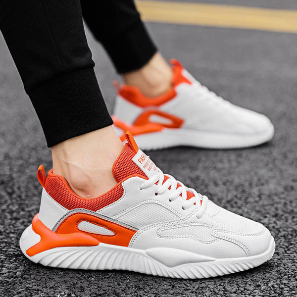 Modern férfi tornacipő hálós és lapos talppal