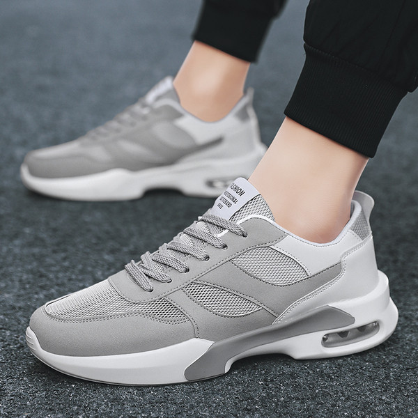 Meeste moodsad õhukambriga tossud