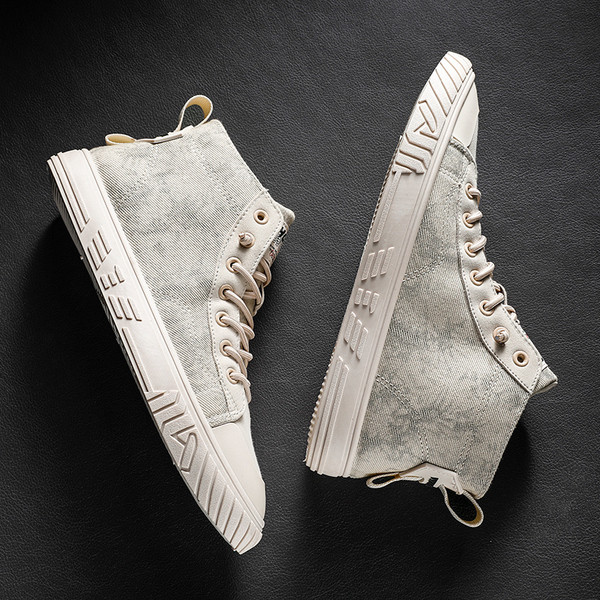 Uus mudel paelte ja mustriga meeste tossud