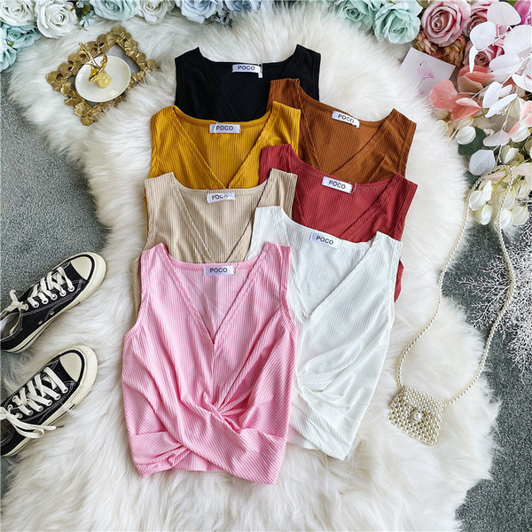 Igapäevane spitsikaelusega naiste topp