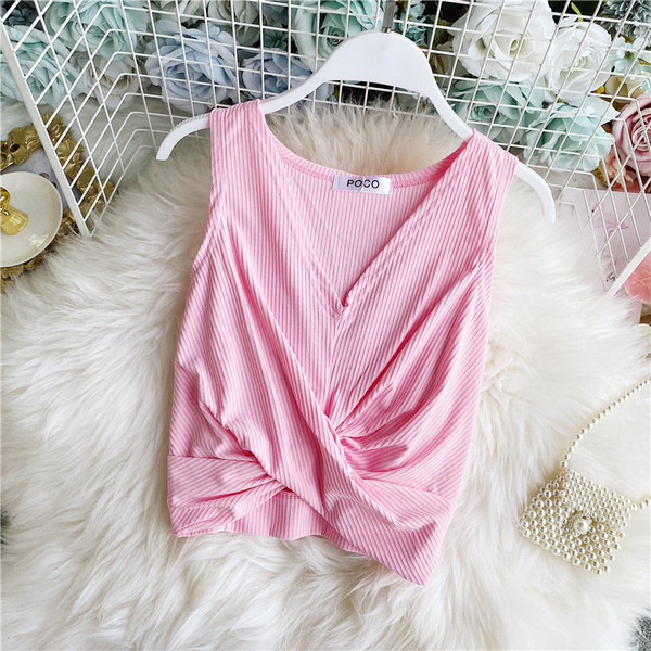 Igapäevane spitsikaelusega naiste topp