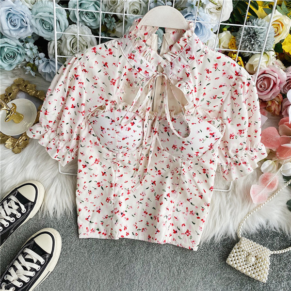 Praegune naiste lühike lipsude ja lukuga särk