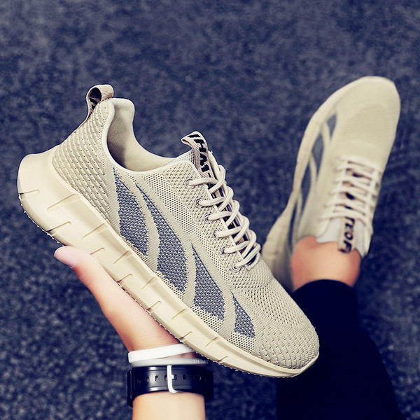 Paeltega tekstiilist meeste sporditossud