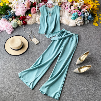 Női korszerű szett hosszú, széles nadrágból és felsőből