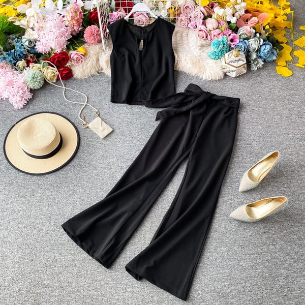 Női korszerű szett hosszú, széles nadrágból és felsőből