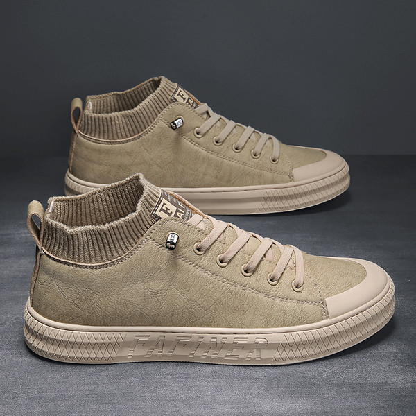 Lamedate taldade ja paeltega meeste tossude uus mudel