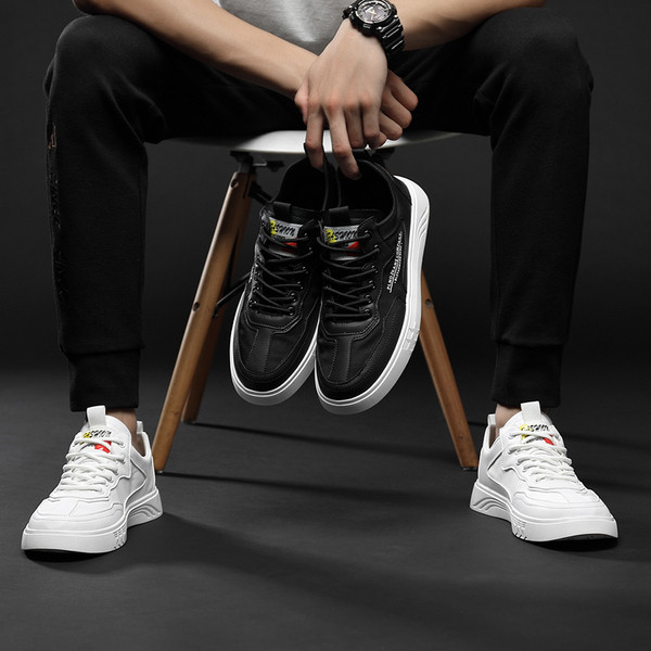 Meeste nahast tossud pealdisega